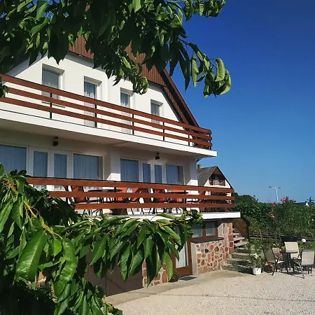 Mogyorosi Apartment