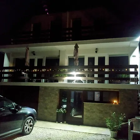 Mogyorosi Apartment